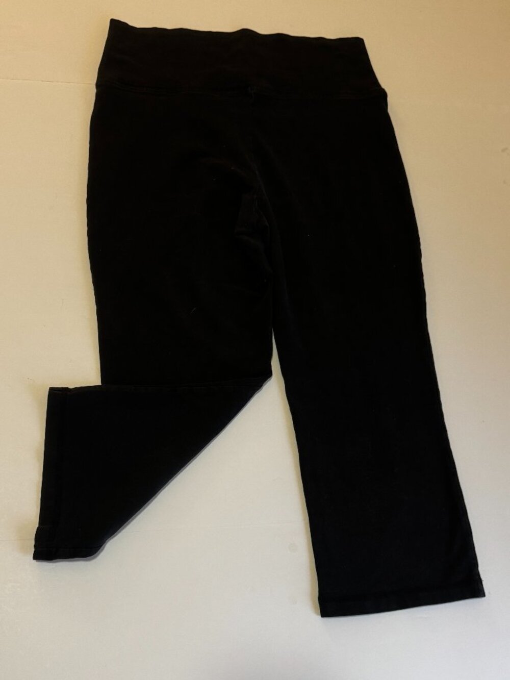 Black Wide Waist Cropped Capri Yoga Pants Women's Medium Old Navy Activewear
